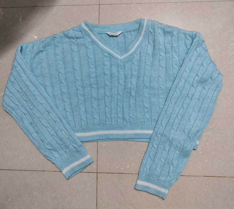 V neck blue sweater 💙