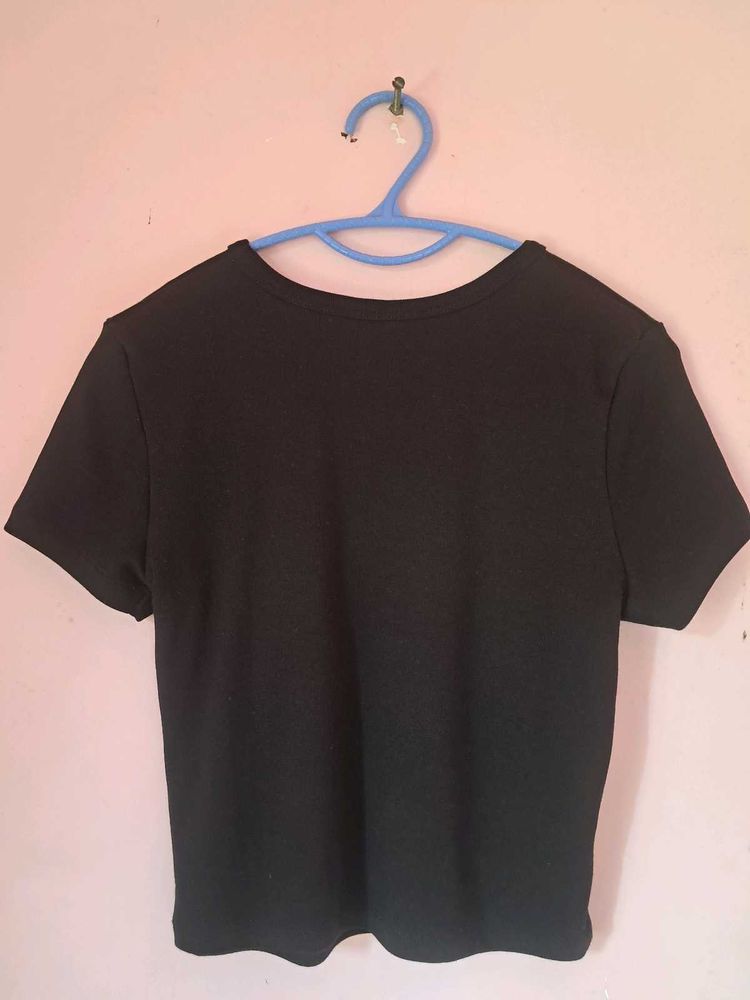 Black Fitted Tee