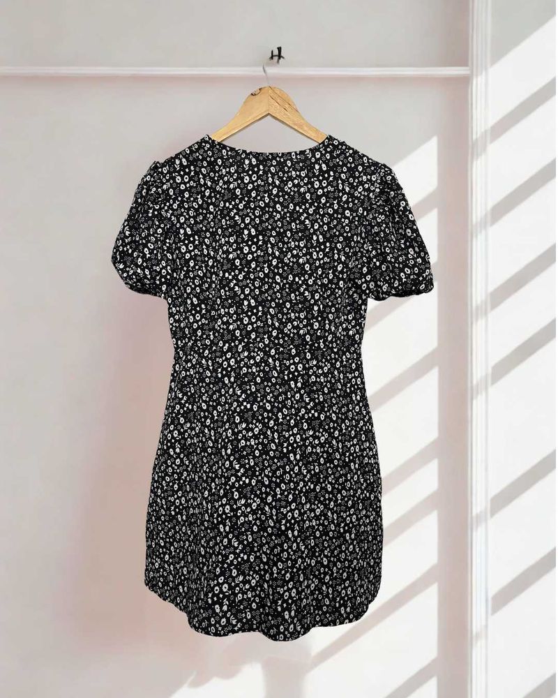 B&amp;W Floral Fit and Flare dress with puffy sleeves