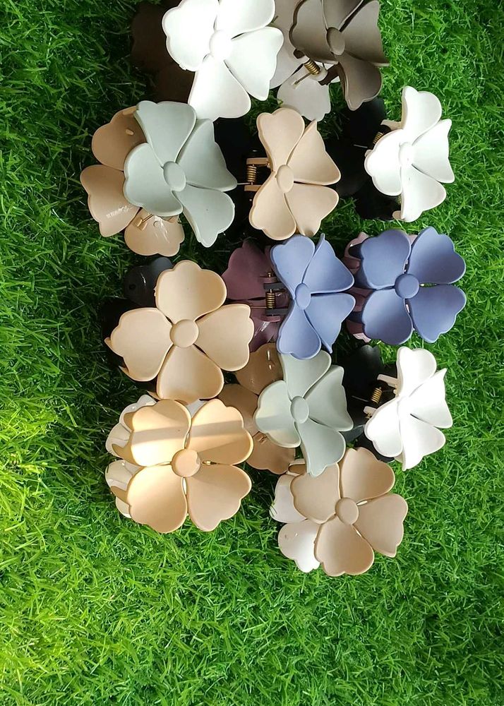 Floral Design Hair Claws