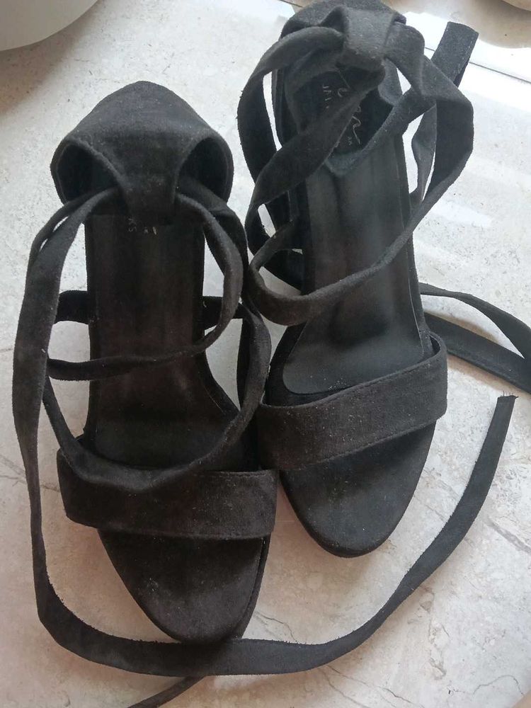 Black Tie-Up Heels