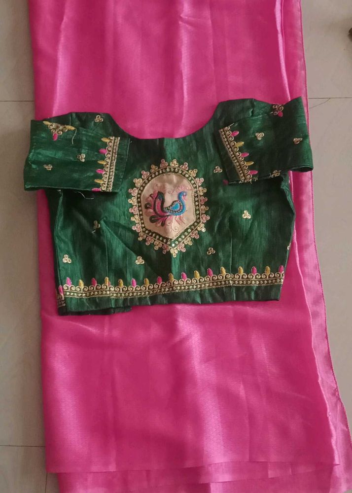 Beautiful Saree With Blouse