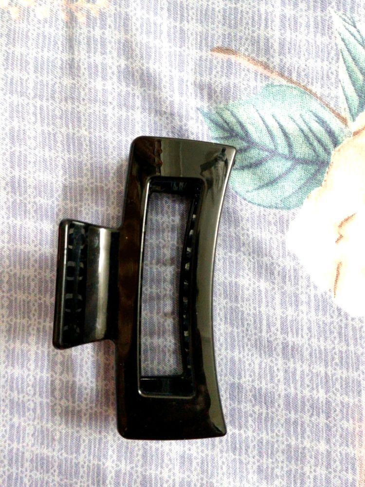 Black Womens Hair Clutcher