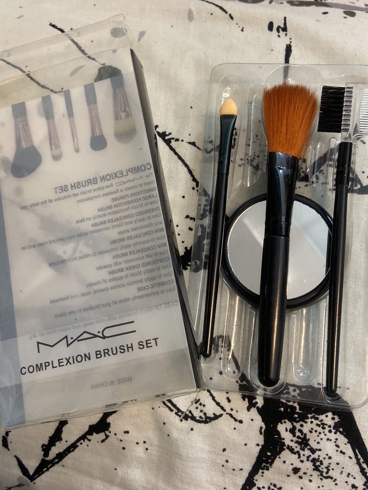 Complexion Brush Set