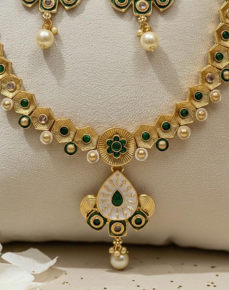 Elegant Gold &amp; Green Jewelry Set