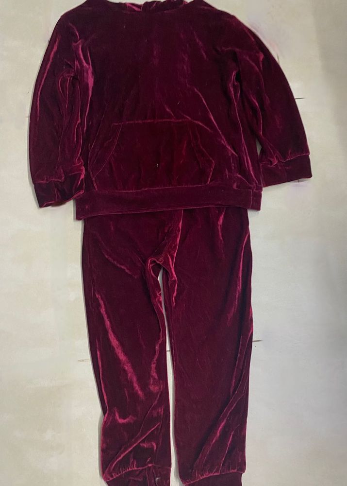 Kids Joggers Hoodie(4To5) Clearence Sale