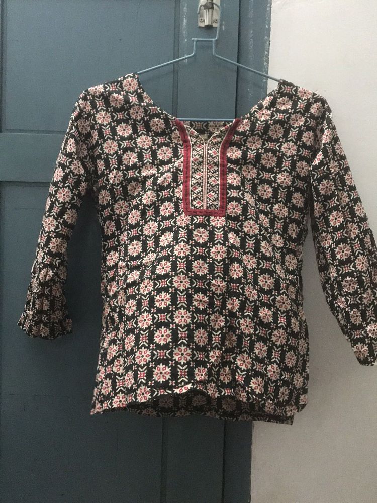 Floral Print Short Kurti Top
