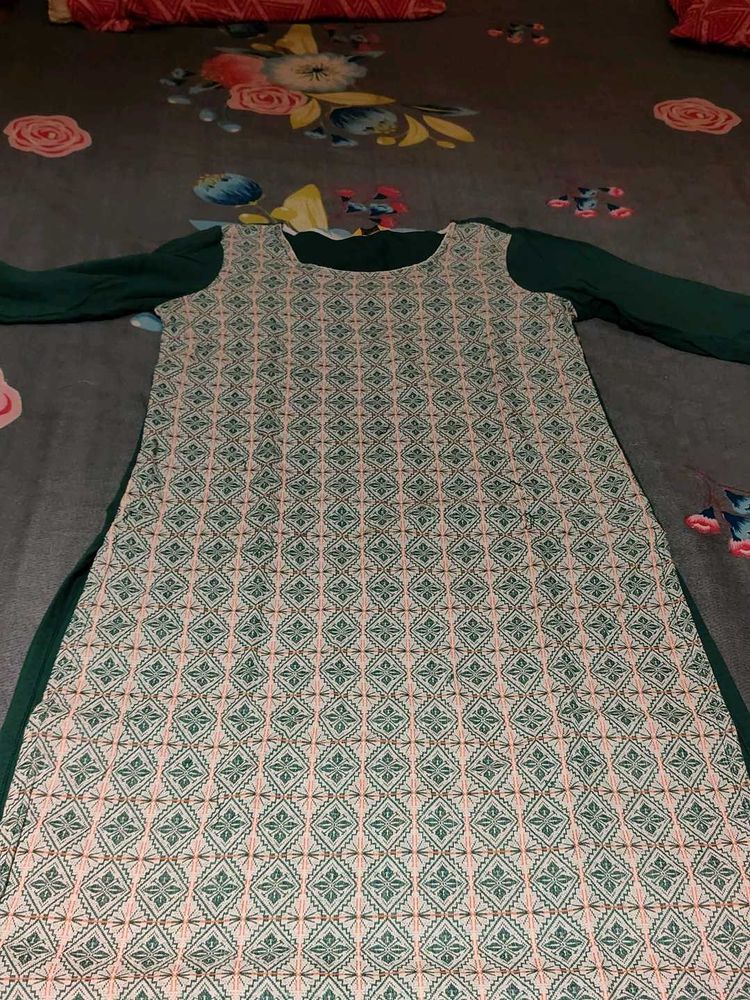 Aurelia Green Kurty