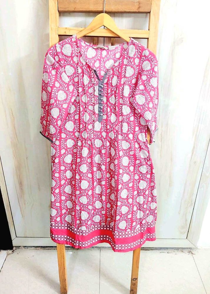 Pink &amp; White Printed Branded kurti size-34