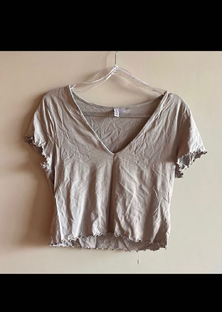 H&amp;M  V-Neck Top
