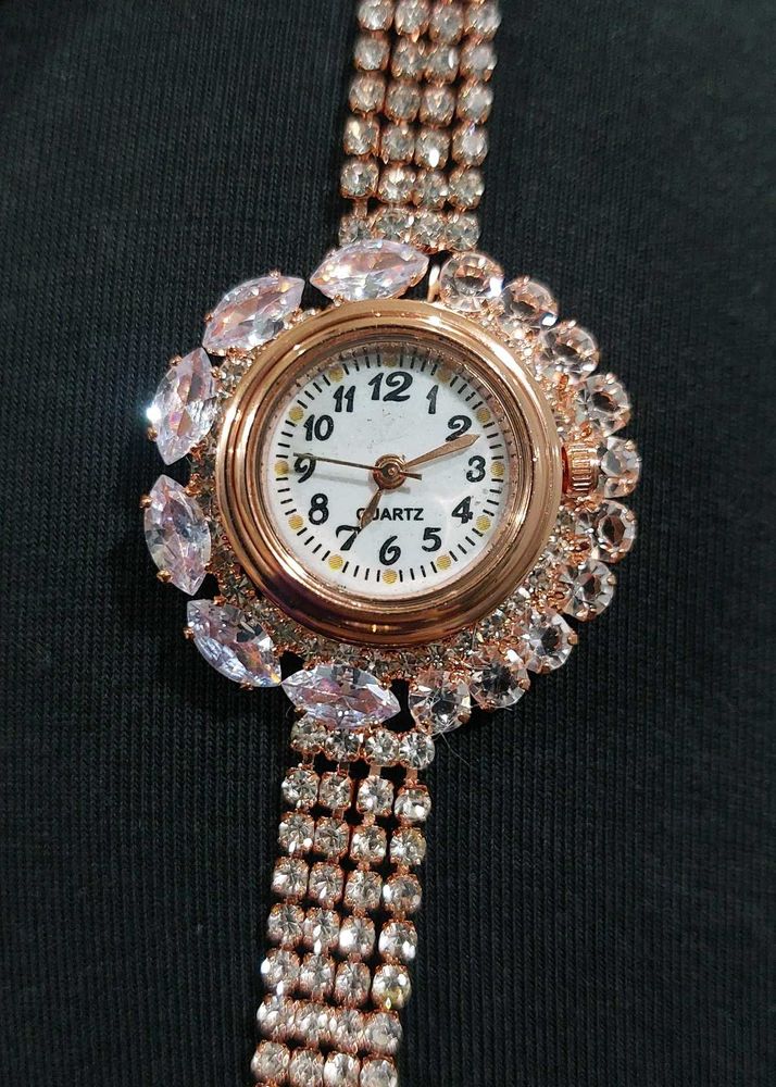 Elegant Rhinestone Watch in Rosegold Hues