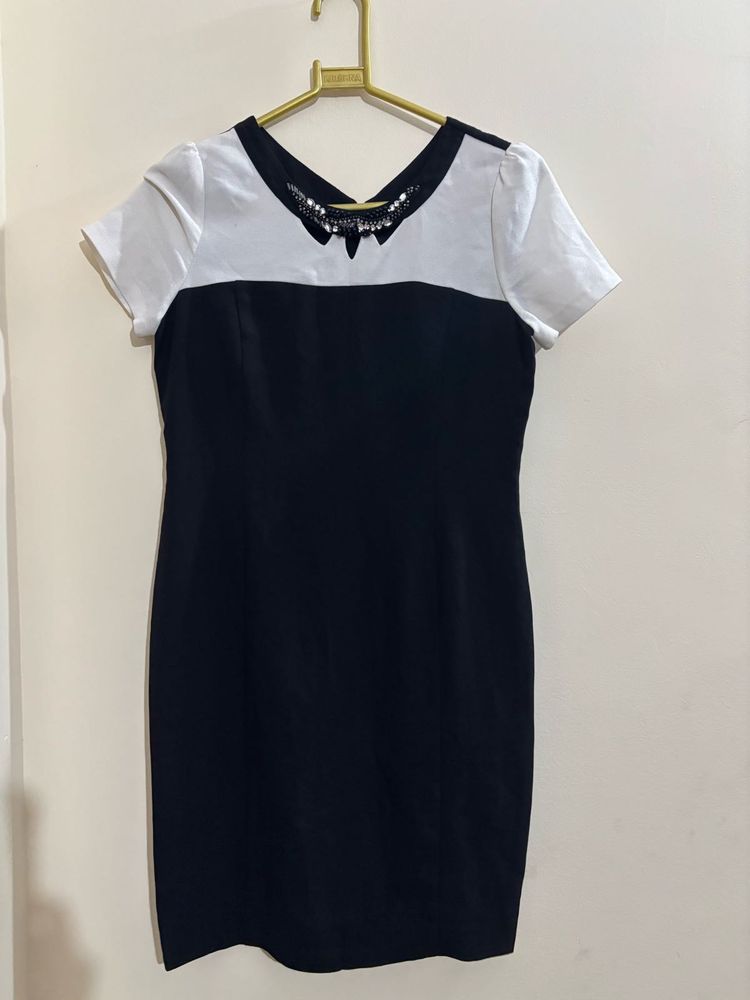 2 Set Of Dress - Black And White , Grey Midi
