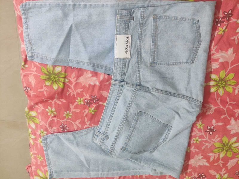 Zaara Light Wash Jeans