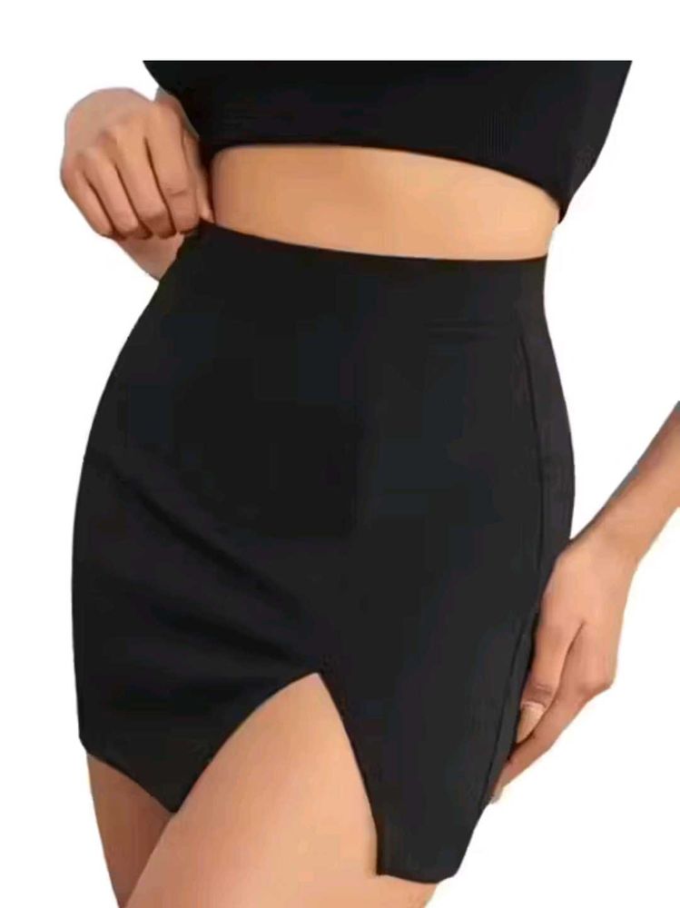 Chic Black Mini Skirt