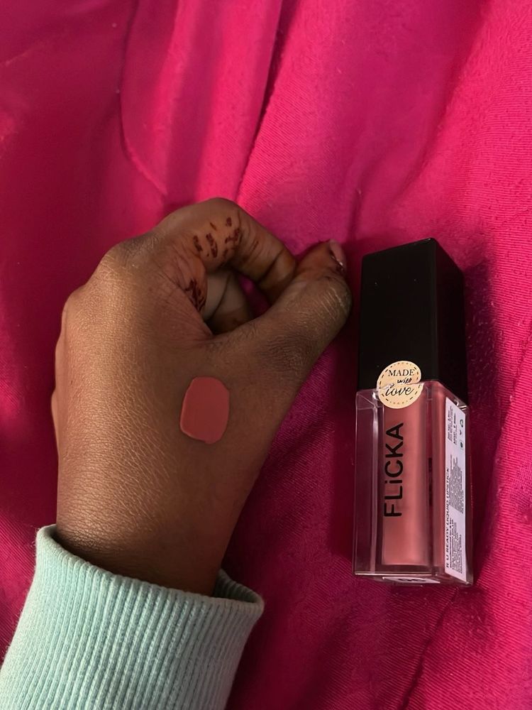 FLICKA Lipstick- shade 06 oatmeal