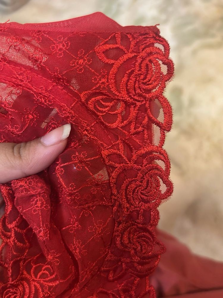 red laced wired bralette