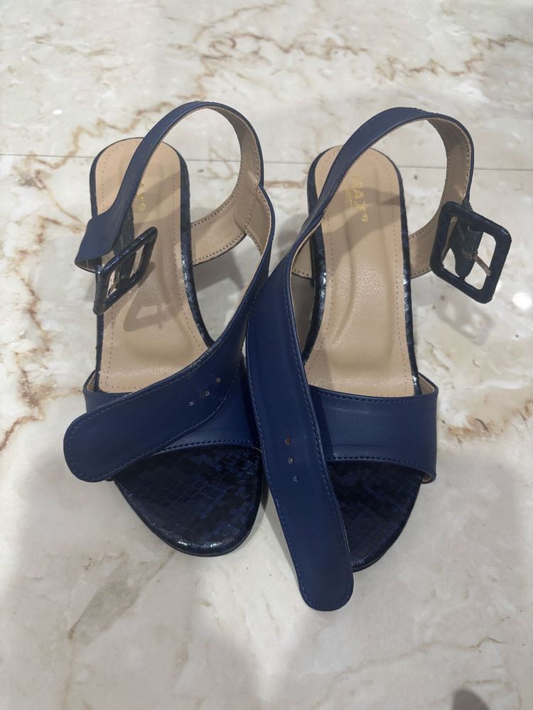 Brand New Heels Size 3 From Max