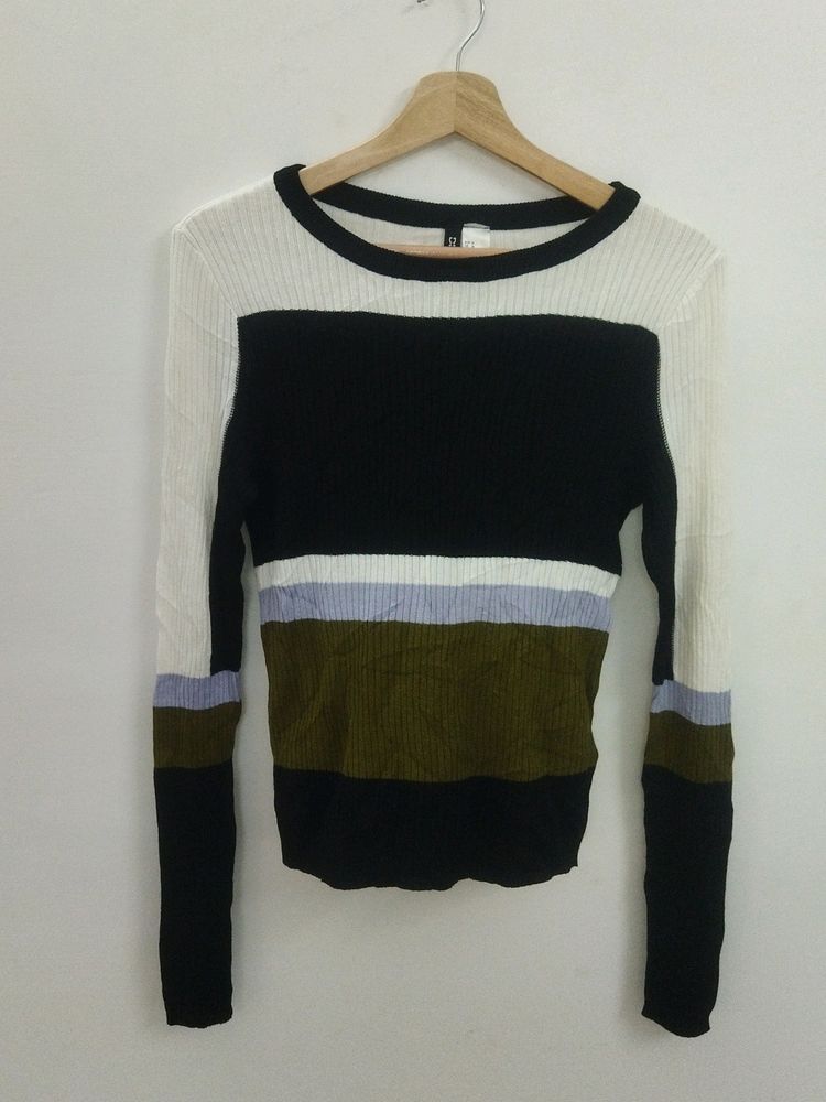 🥀H&amp;M ORIGINALLY BRANDED TOP🥀sweater