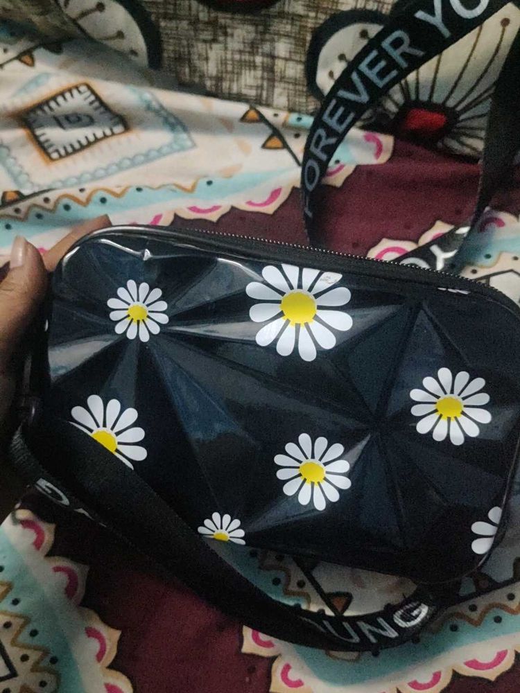 it&#39;s cool sling bag ne
