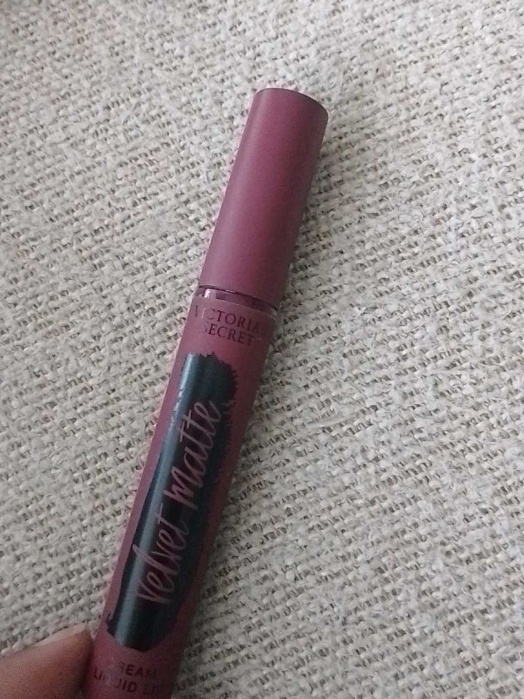 Velvet matte By Victoria Seceret