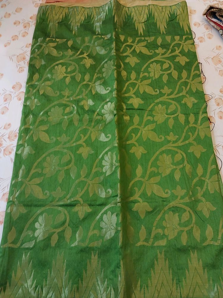 Green Taant Benarasi Saree With All Over Zari Work