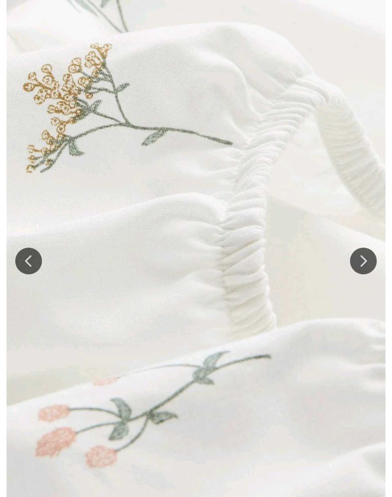 🔻PRICE DROP - H&amp;M HOME Fitted Queen Bedsheet