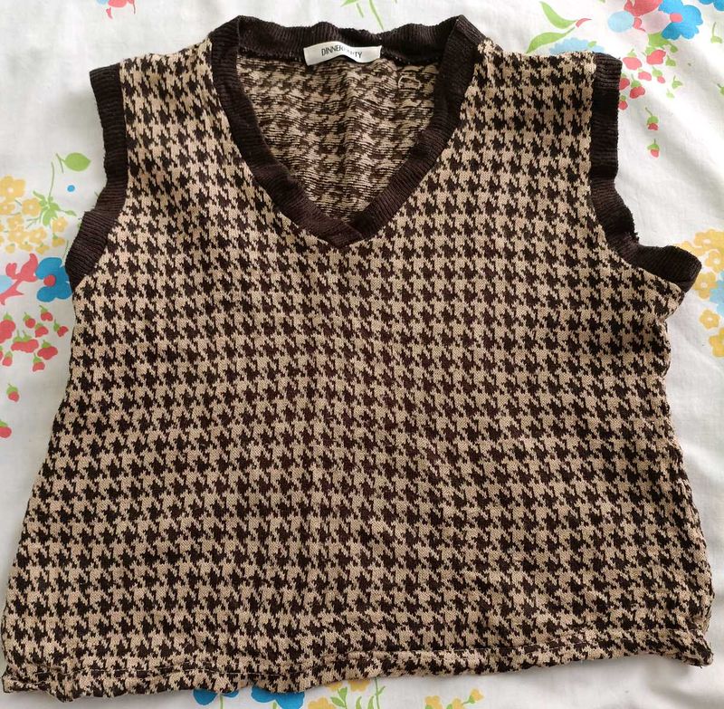 Houndstooth Knit Vest