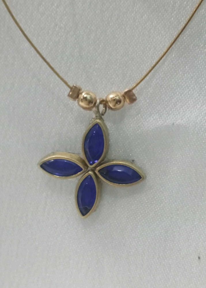 Blue Floral Pendant Necklace