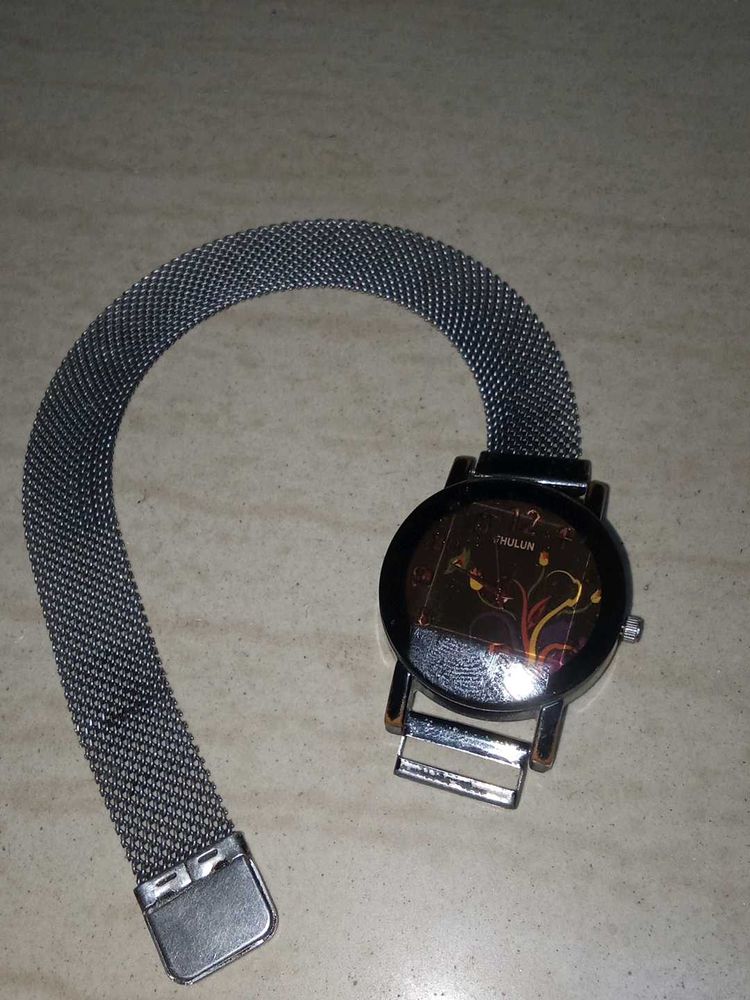 Megnate Stylish Women Watch