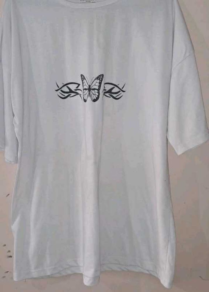 A Beutiful White Over Sized Tshirt