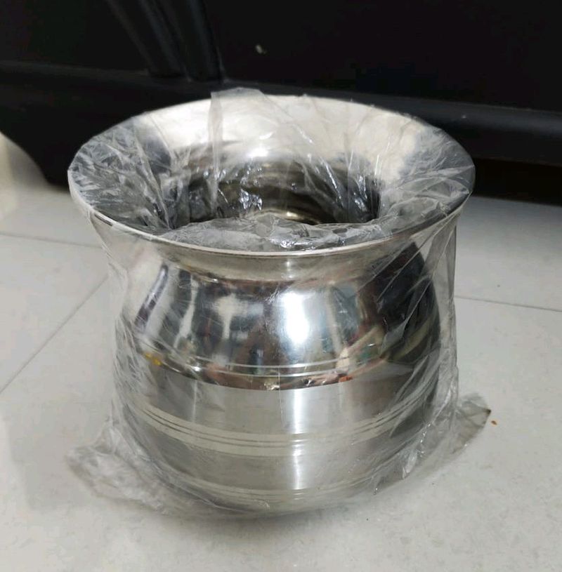 Stainless Steel Vessel &amp; Plastic Container