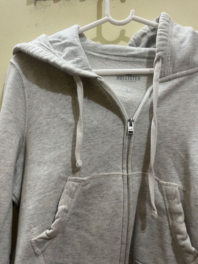 Hollister Cropped Sweater Grey