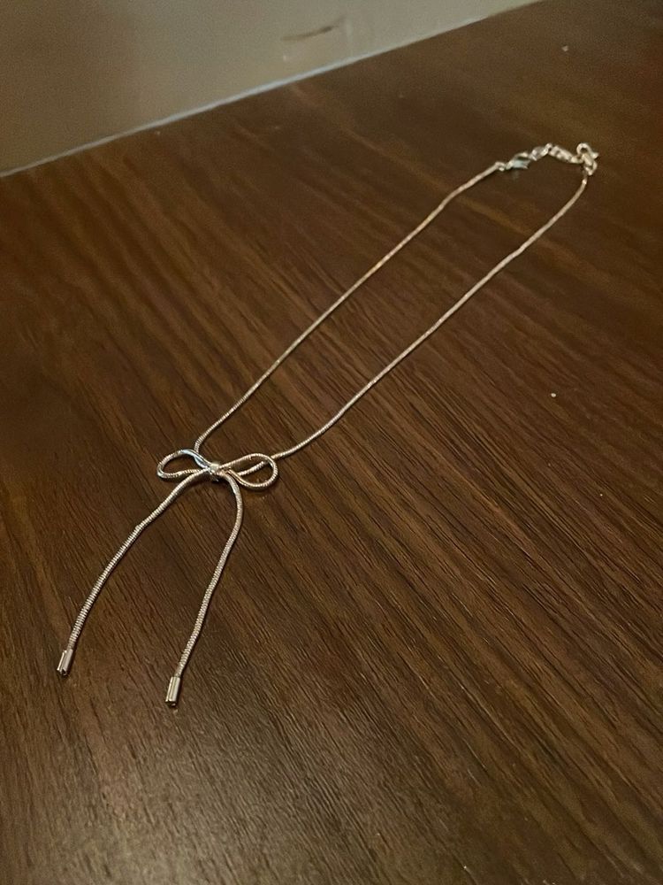 Bow Pendant Necklace
