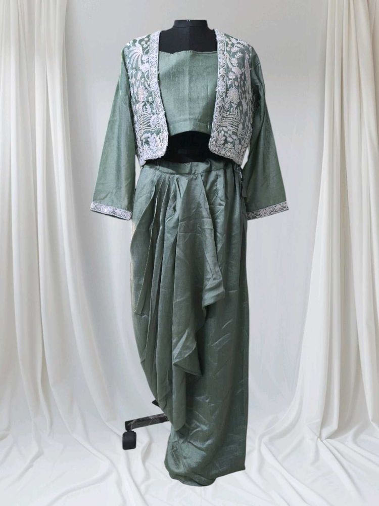 Designed Women Sequinned Embroidered Jacket Set