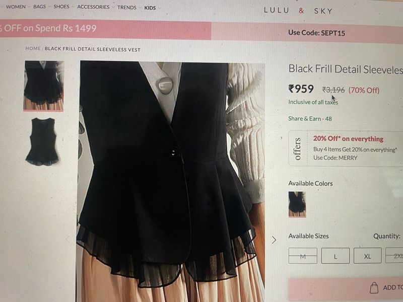 Chic Black Sleeveless Vest