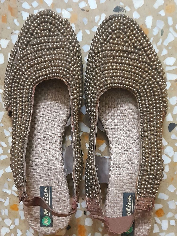 Pearl sandal