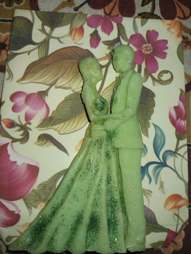 Vintage Wedding Couple Candle