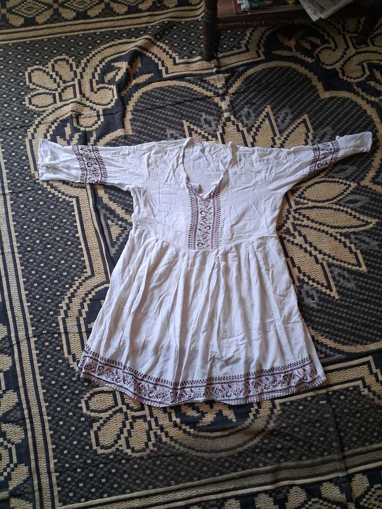 Embroidered White Ethnic Kurta