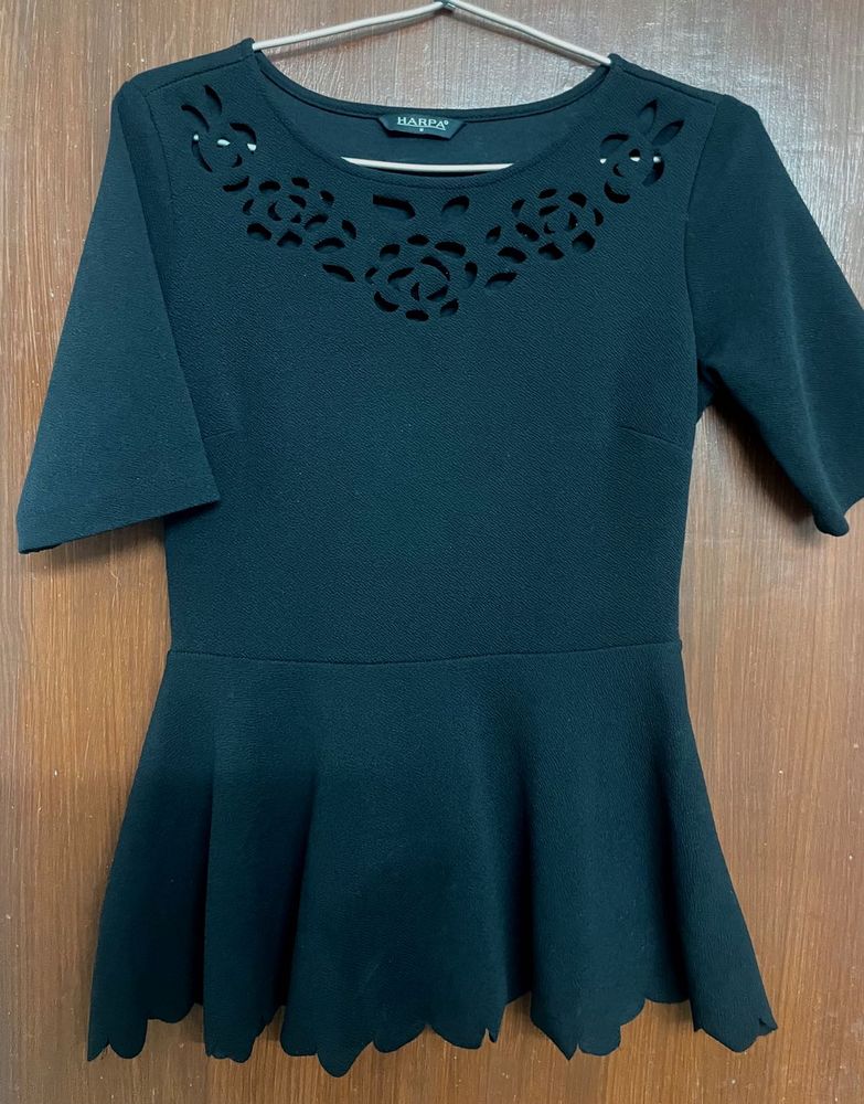 BEAUTIFUL FLORAL NECKLINE A-LINE TOP