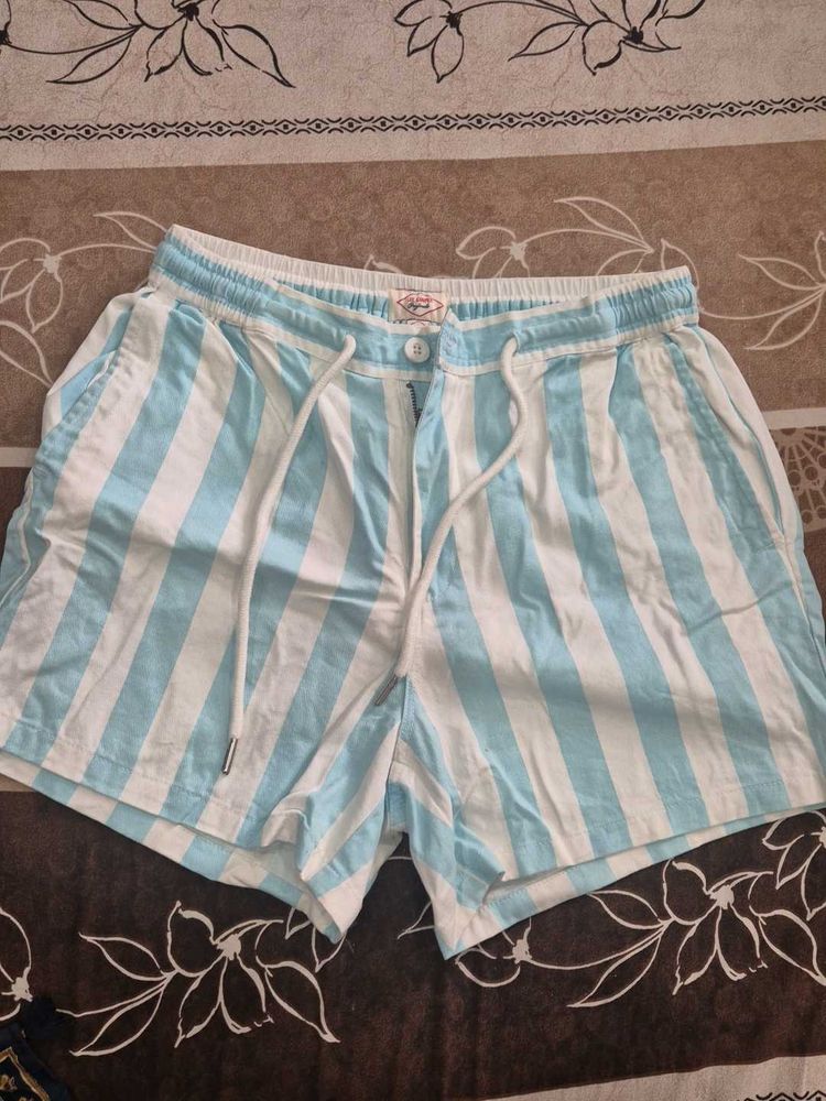 Striped Men&#39;s Shorts