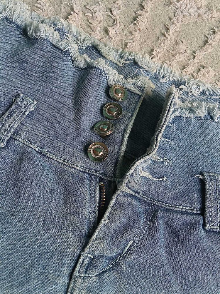 Frayed Hem Denim Jeans