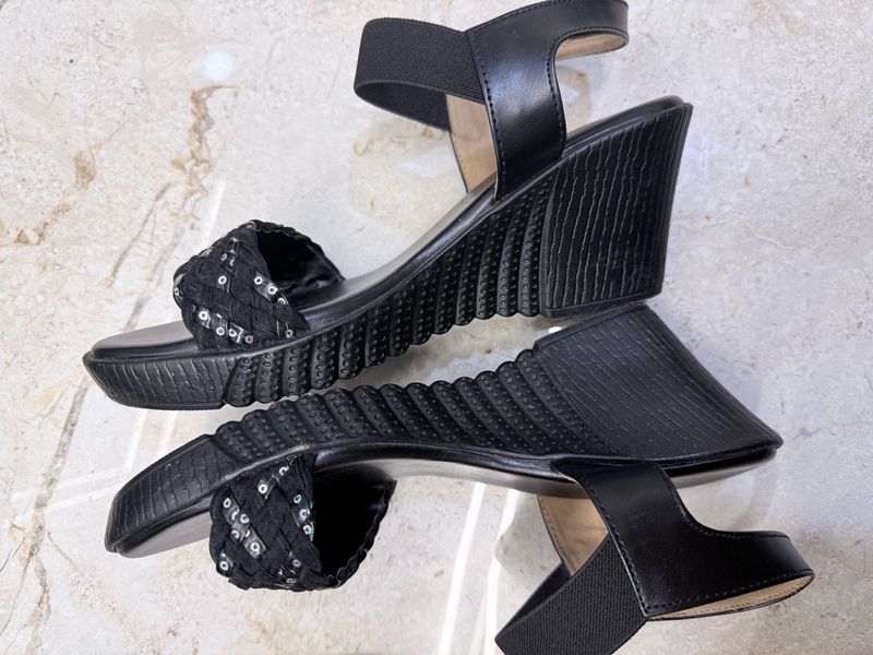 Black Midi Sandals