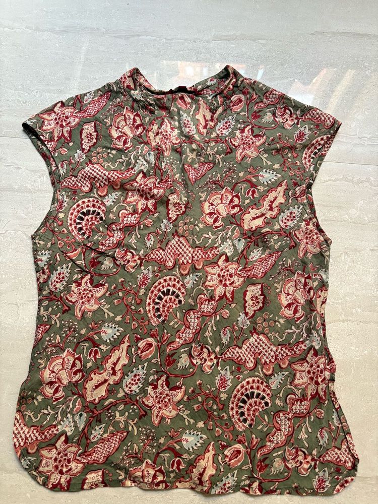 Floral Sleeveless Top