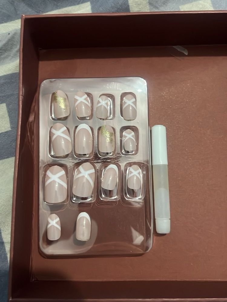Nails Artificial