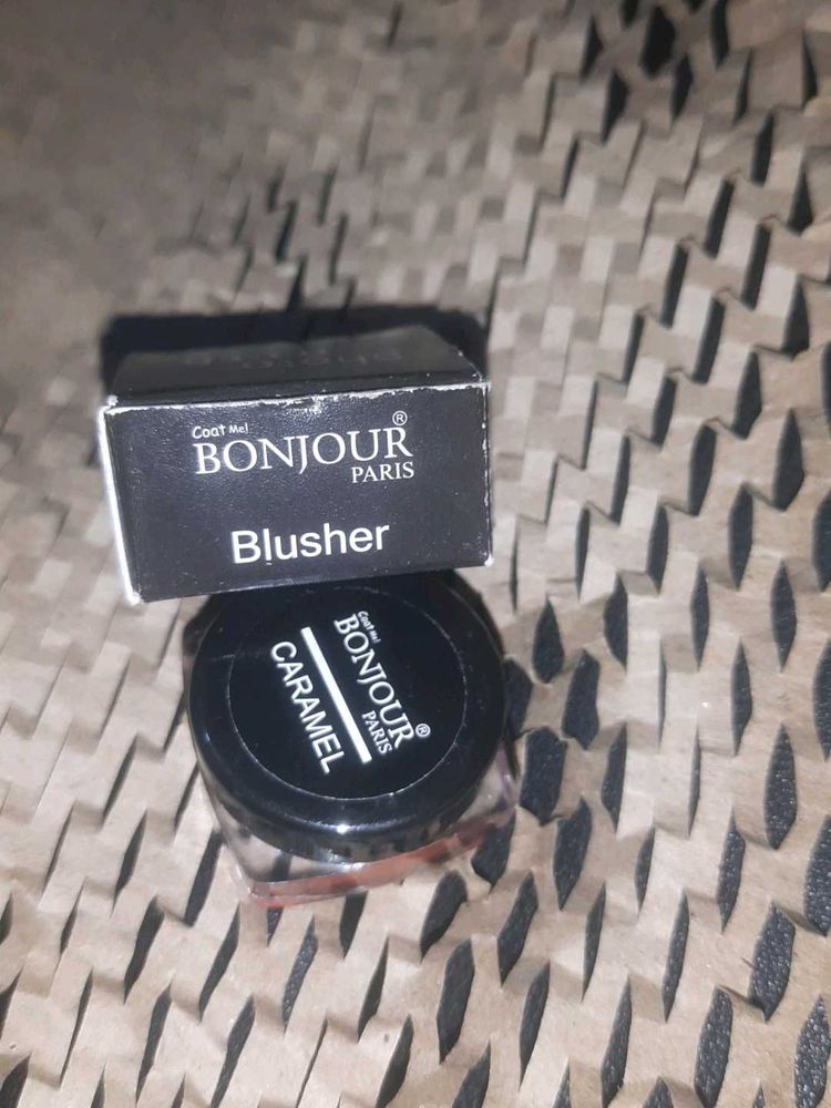 Bonjour Paris Blusher - Caramel