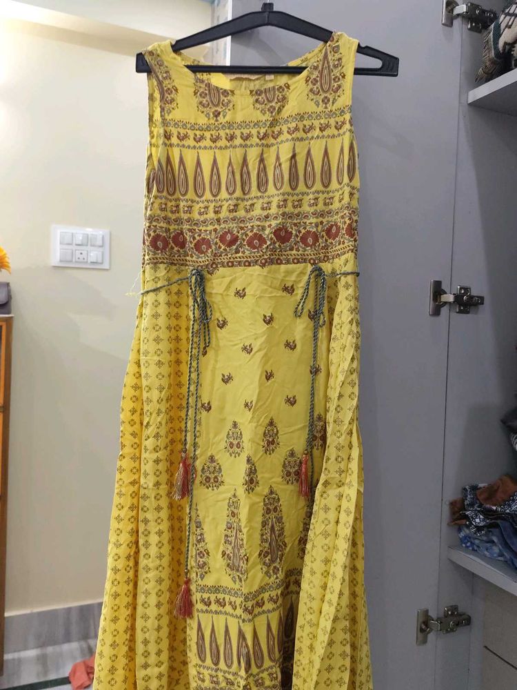 Sleeveless Printed Kurti