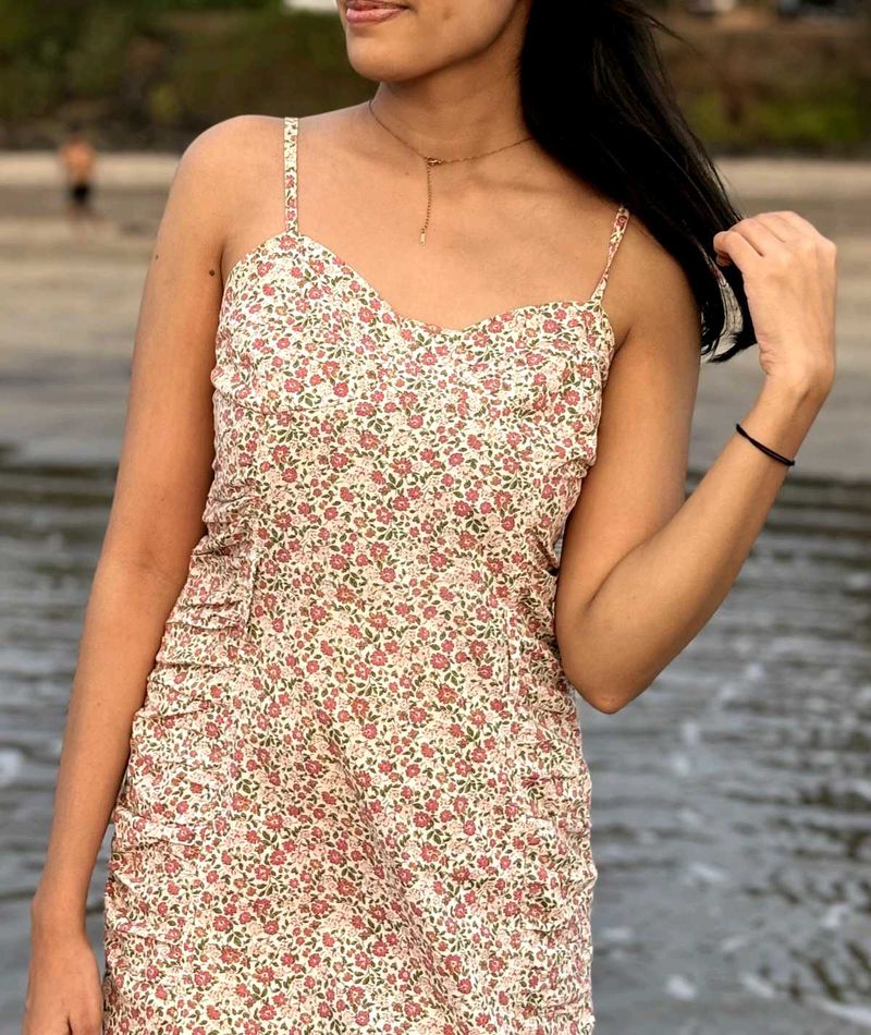 Pretty Pink Floral Dress 🎀🤍