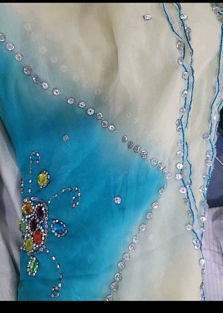 Elegant Blue &amp; White Dupatta