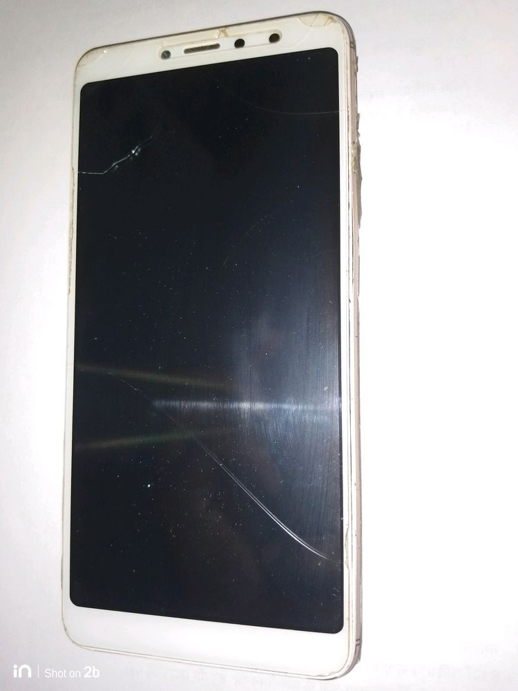Mi Redmi Y2 (Rose Gold,3 GB RAM 32 GB ROM )Not Working Only Parts Use
