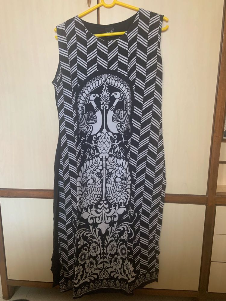 Soch Women Black &amp; White Printed Kurti